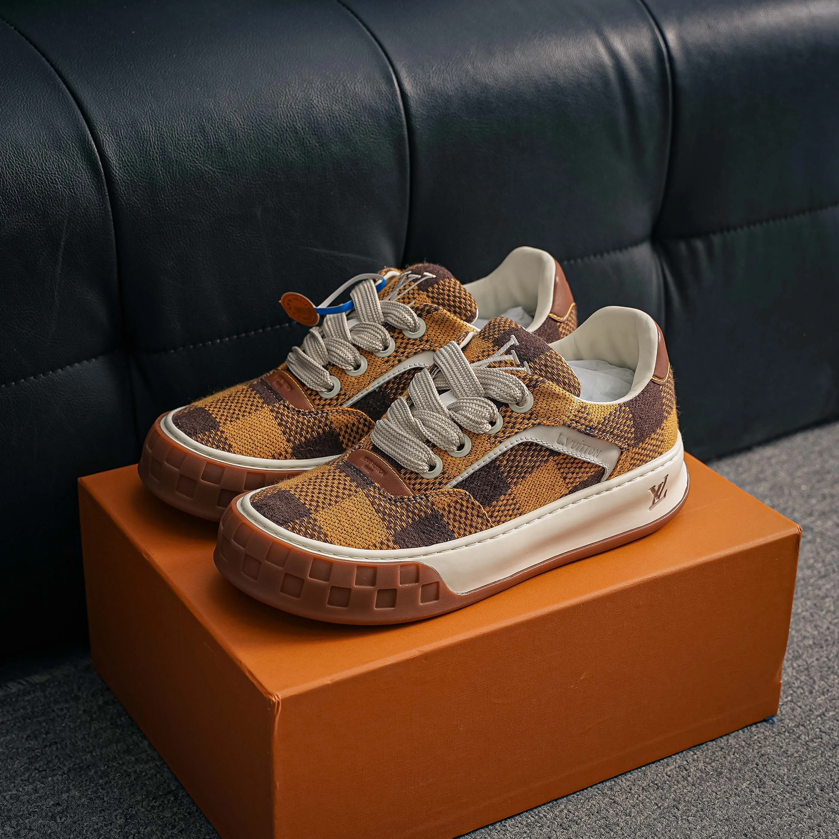 # LV- - trainer 2026 New Arrival 1：1 ！！ Shoes Cowhide Leather ， LOGO ， ➕Breathable ， 。